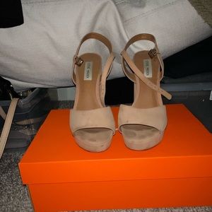⭐️⭐️ Steve Madden Nude Heels ⭐️⭐️